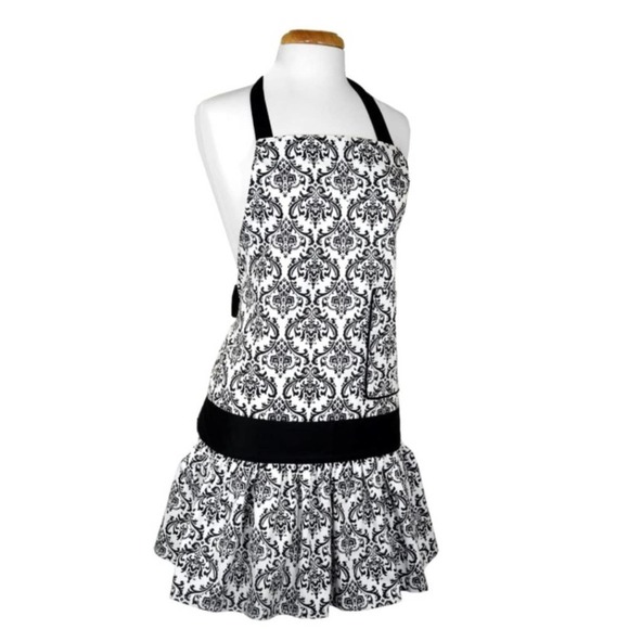NWT Damask Black Apron - Picture 1 of 4